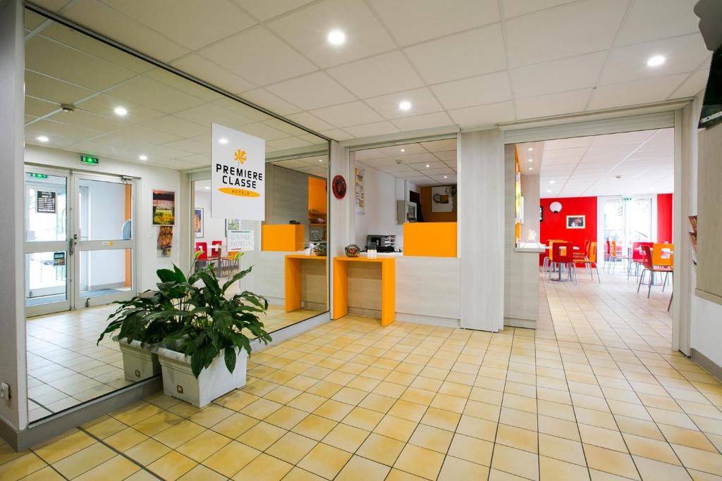 Réception de l’hôtel Première Classe Angers Sud, aux Ponts-de-Cé