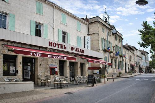Le Saint Jean Hotel Bar Restaurant - Barbentane