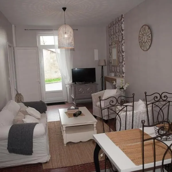 Vue de l’établissement bel appartement en pierre de 88 M2 charme d’antan