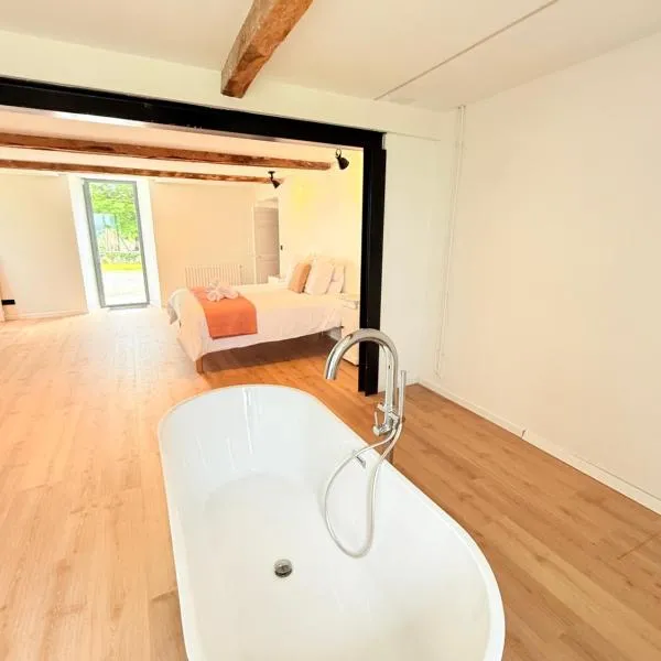 Vue de l’établissement Suite avec Bain îlot & Jardin privé - Vue Pyrénées