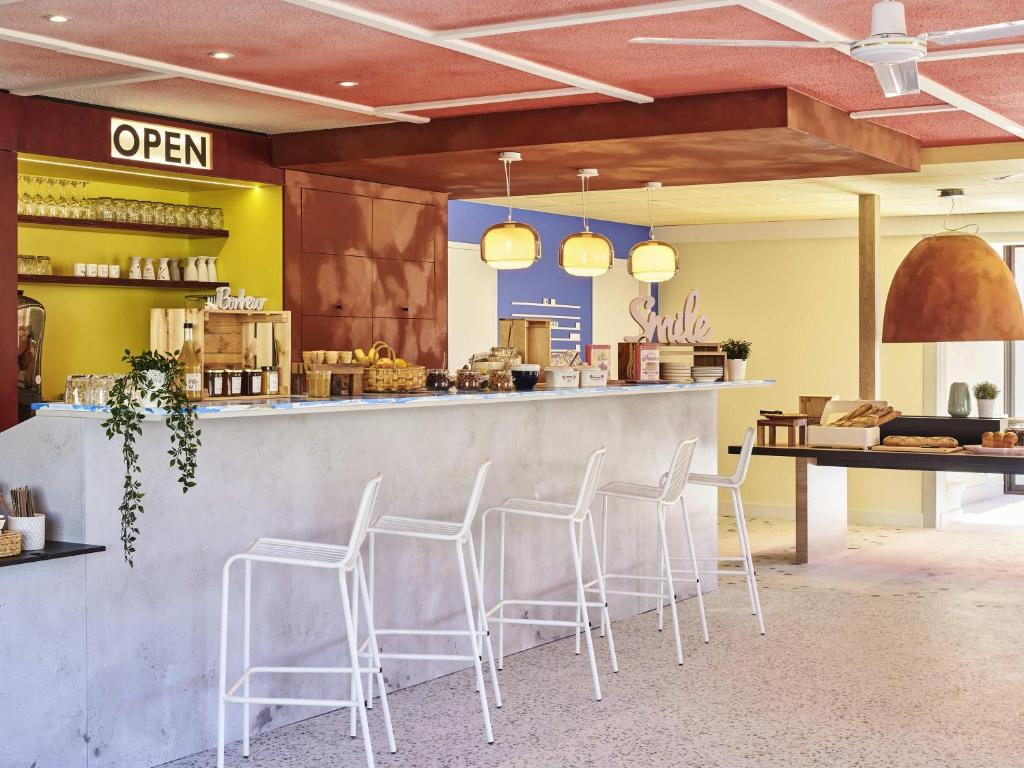 Bar du Greet Hotel Versailles à Voisins-le-Bretonneux