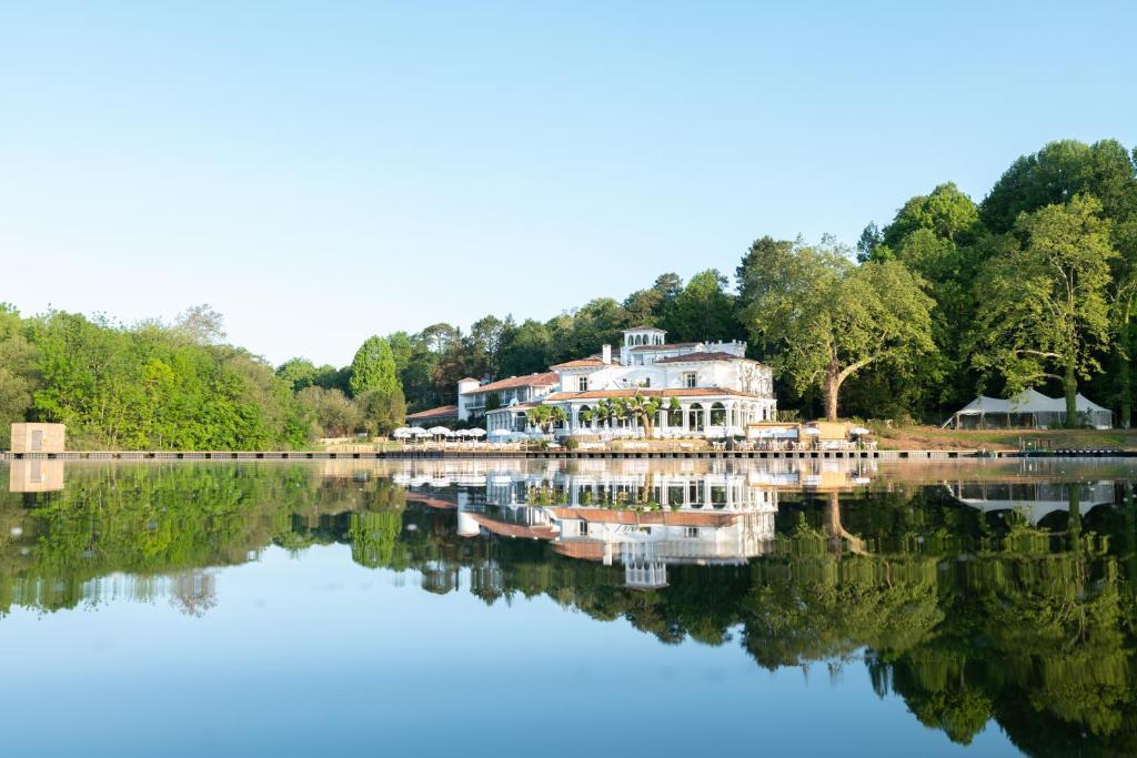 Vue de l’établissement Brindos, Lac & Château - Relais & Châteaux - Anglet Biarritz