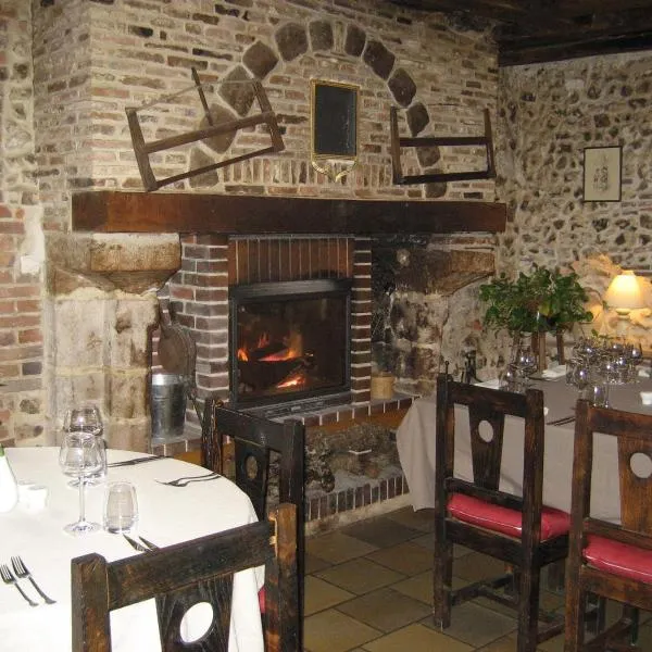 Vue de l’établissement Logis Hotel Restaurant Le Cheval Blanc