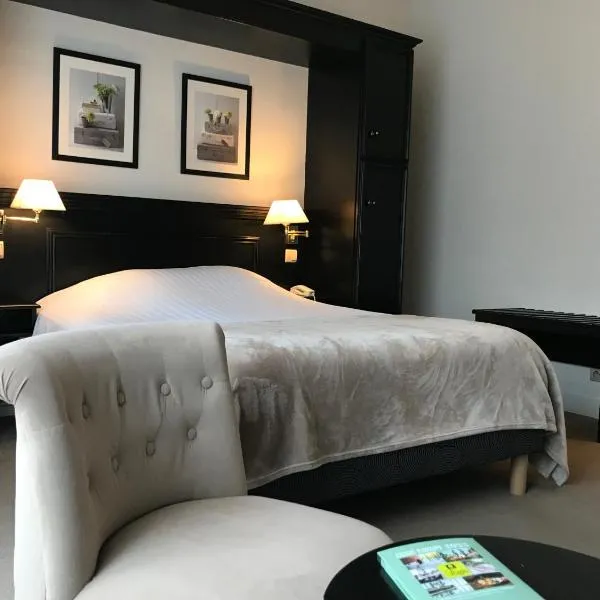 Vue de l’établissement Logis Hôtel Les Airelles Neufchâtel En Bray