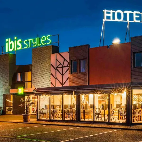 Vue de l’établissement ibis Styles Rouen Val De Reuil