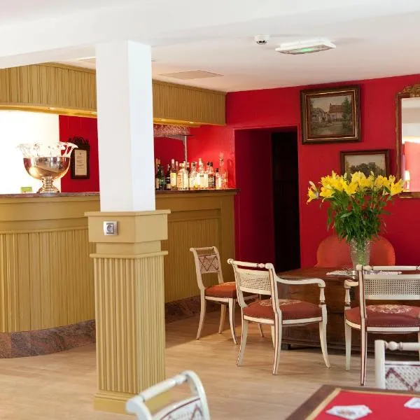 Vue de l’établissement Logis hôtel Ô en Couleur