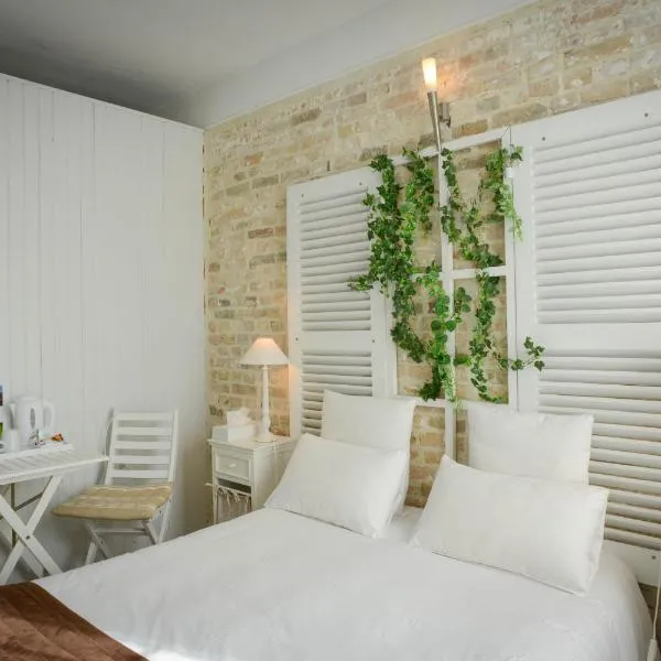 Vue de l’établissement Logis Hôtel Restaurant l'Auberge Normande