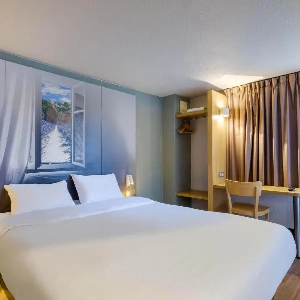 Vue de l’établissement B&B HOTEL FREJUS Puget-sur-Argens