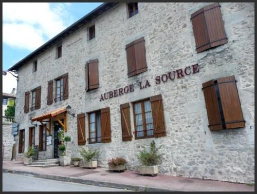 Photographie de Auberge la Source - Logis Hôtels