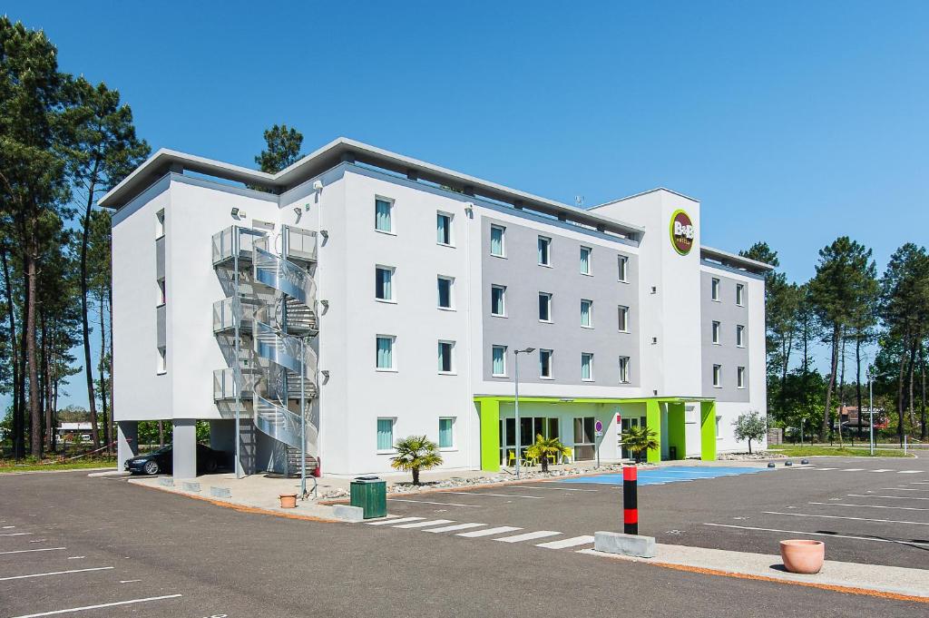 B&B HOTEL Mont-de-Marsan — photographie de l’établissement