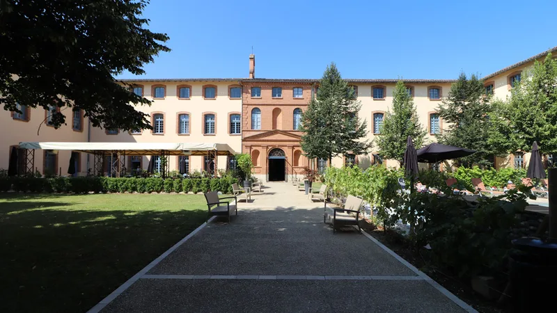 Abbaye des Capucins — photographie de l’établissement